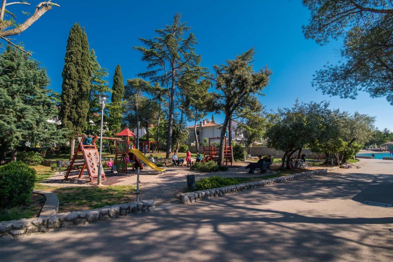 Apartments House Pinezic Малинска Екстериор снимка