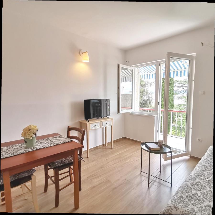 Apartments House Pinezic Малинска Екстериор снимка
