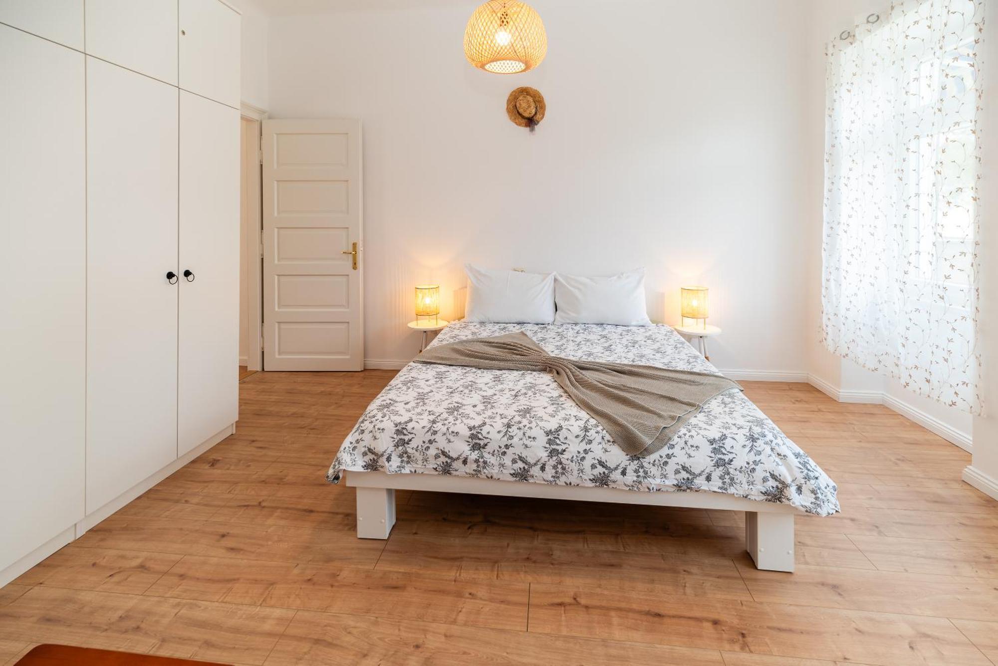 Apartments House Pinezic Малинска Екстериор снимка