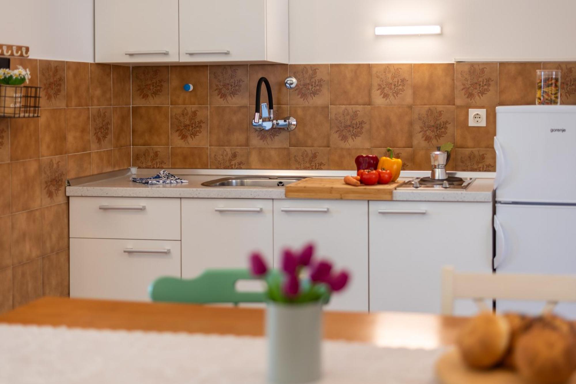 Apartments House Pinezic Малинска Стая снимка