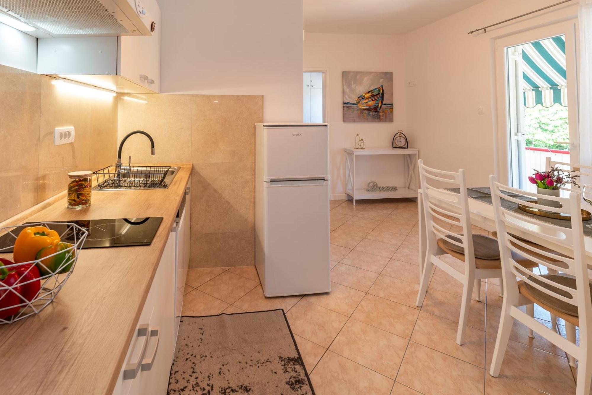 Apartments House Pinezic Малинска Екстериор снимка