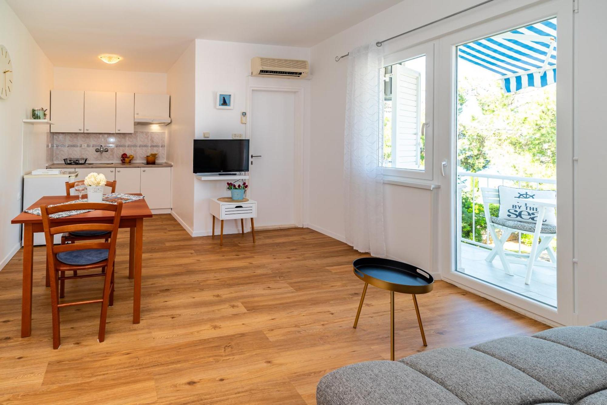 Apartments House Pinezic Малинска Стая снимка